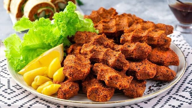 Çiğ köfteyi ev yapımı mı yoksa hazır mı tercih edersiniz?