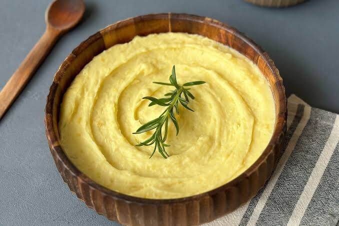 Patates püresine kaşar peyniri ekler misiniz?
