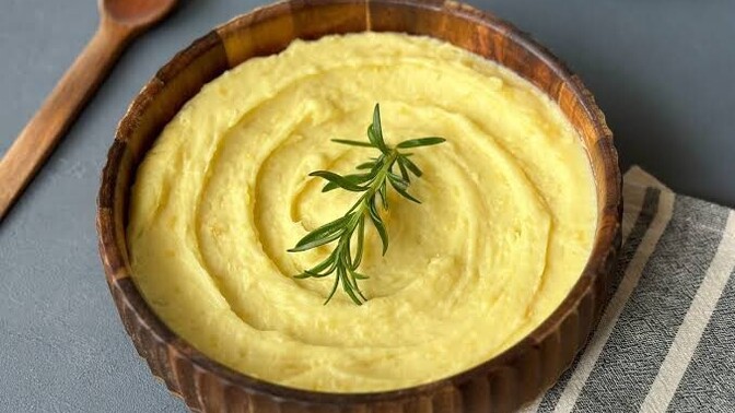 Patates püresine kaşar peyniri ekler misiniz?