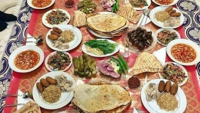 Yer sofrasında yemek yemek fakir işi mi yoksa keyif işi mi?