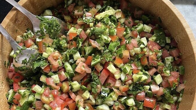 Neyin salatasını seviyor sunuz?