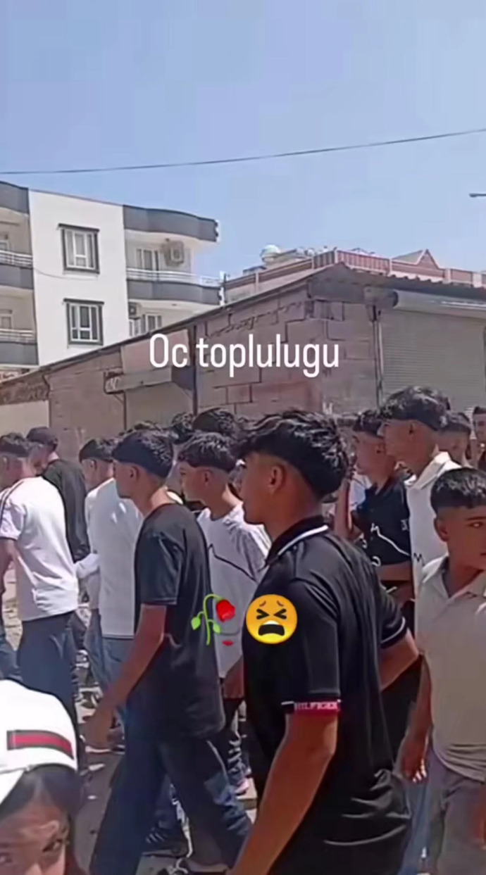 Kızlar olarak bu saç modeline bayılmıyor muyuz?