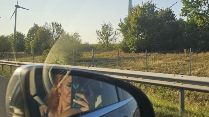 Bir yerlerden kaçıp gitmek… Ortamdan ya da  kafandakilerden uzaklaşmak mıdır yoksa sadece kendini kandırmak mı?