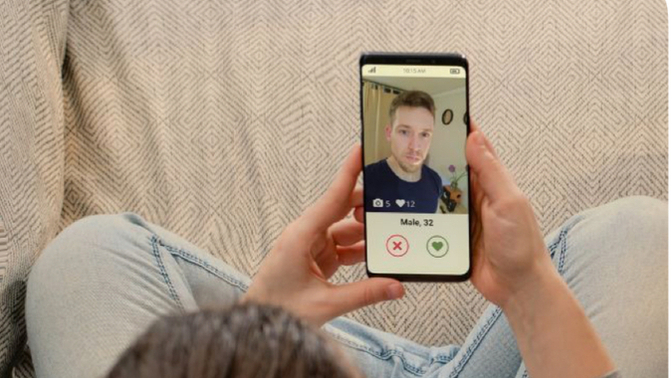 Eskiden Tinder kullandığını bildiğiniz biriyle sevgili olur muydunuz?