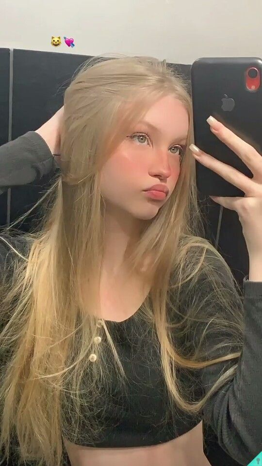 Bebek yüzlü ve yaşını göstermeyen kızlar daha mı sevilir?