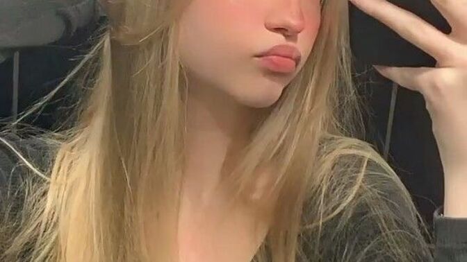 Bebek yüzlü ve yaşını göstermeyen kızlar daha mı sevilir?