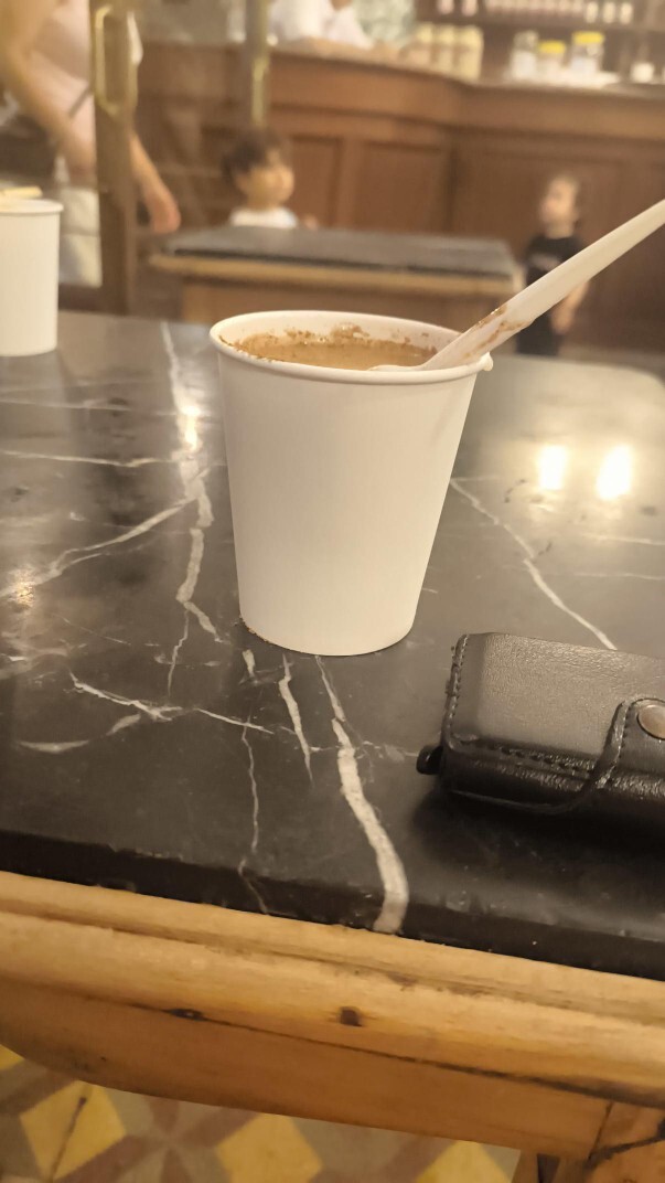 Size Tarihî Vefa Bozacısından boza ısmarlar mıydım söyleyeyim mi?