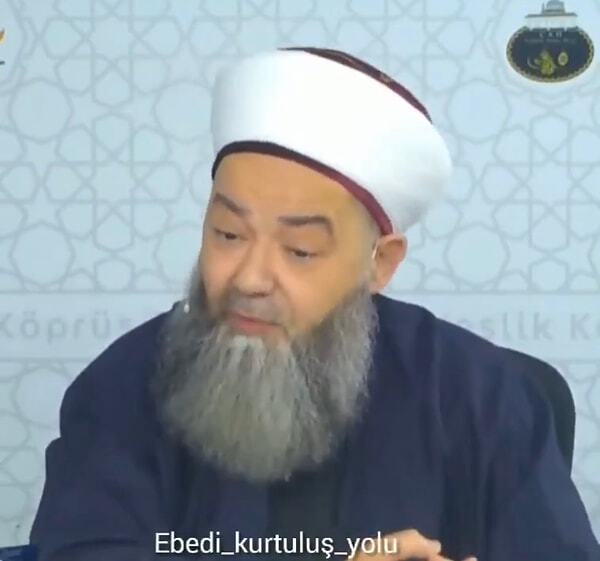 Cübbeli hakkında ne düşünüyorsunuz büyük bir alim mi yoksa büyük bir şarlatan mı?