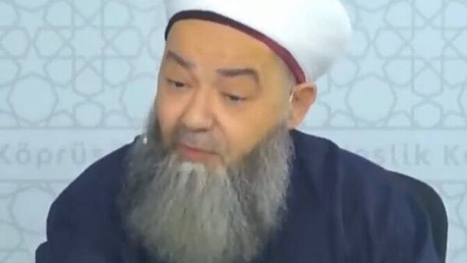 Cübbeli hakkında ne düşünüyorsunuz büyük bir alim mi yoksa büyük bir şarlatan mı?