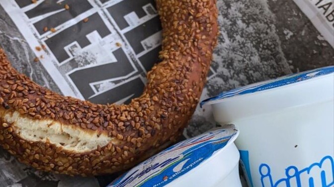 Hangisi tam senlik? Simit yanında ayran mı, çay mı?