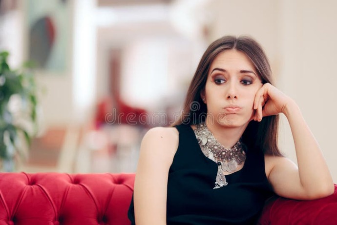 Evde biri kapıyı çalınca önce kapıya mı gidersin, yoksa perdeden ninja gibi bakıp misafir riskini mi ölçersin?