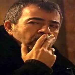 Senceee şu an seni özleyen biri var mıdır😀?