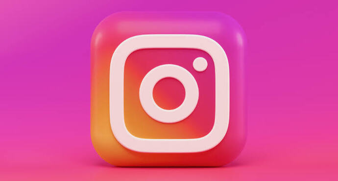 Instagramda yakın arkadaşlarla paylaştığımız hikayeyi herkese açık yapamama saçmalığı niye düzeltilmedi?