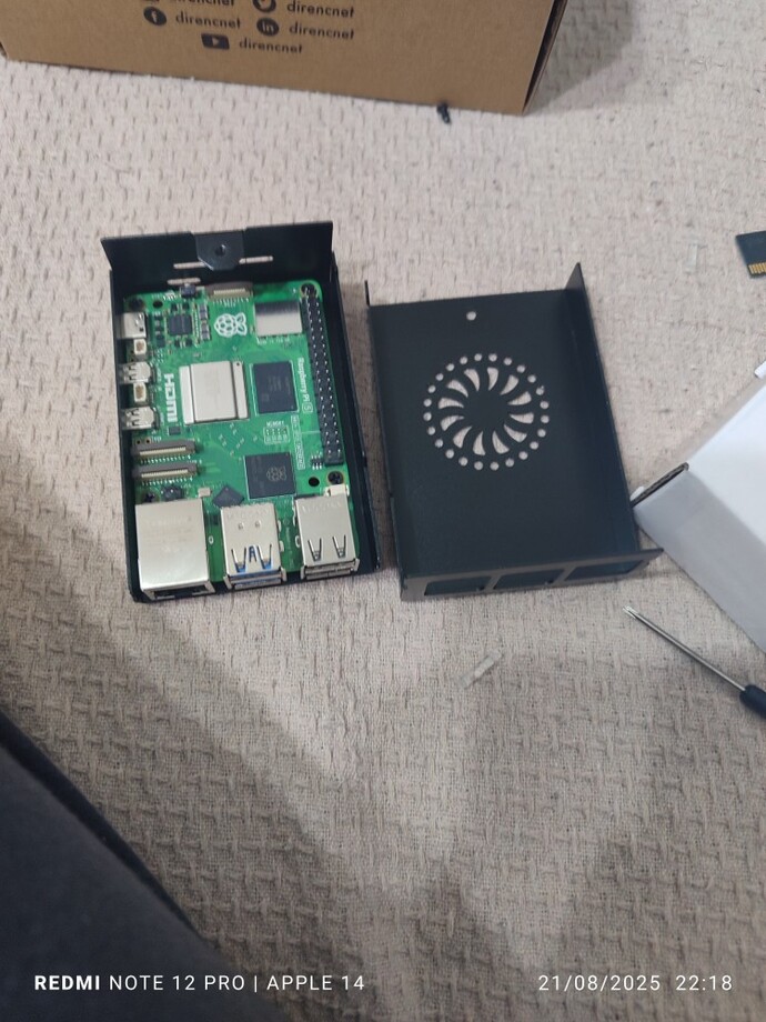 Arkadaşlar merhaba Raspery pi 5 mini Server bilgisayarı biliyor musunuz?
