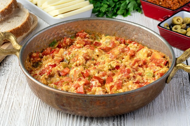 Menemen Soğanlı Mı Olur Yoksa Soğansız Mı?