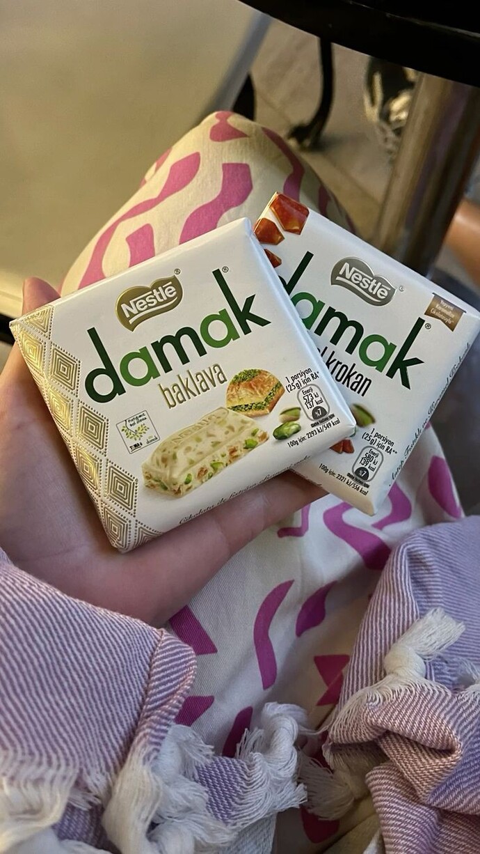 Gece yarısı cips mi yoksa çikolata mı tercih edersin?