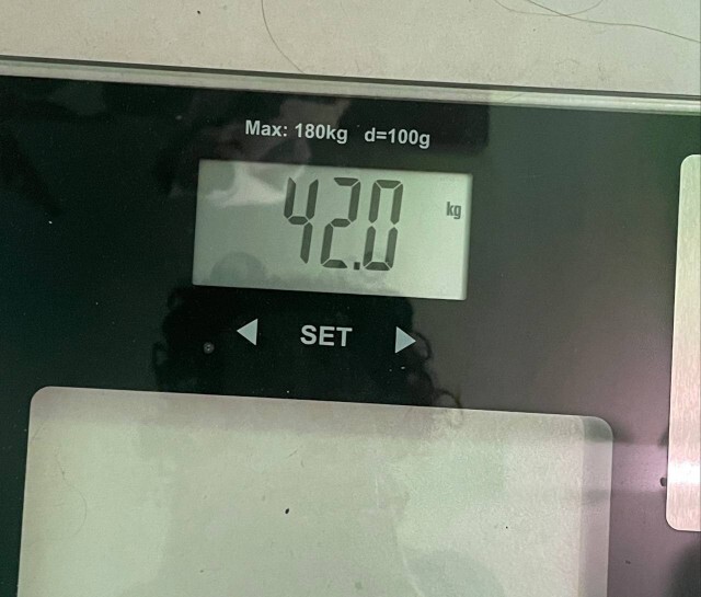 Kizlar 42 kiloyum benden zayifi var mı , kaç kilosunuz?