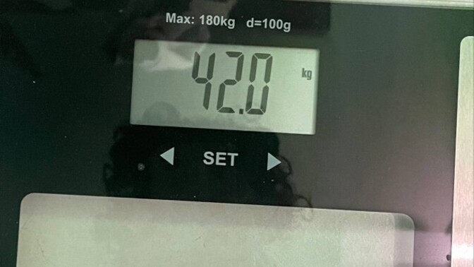 Kizlar 42 kiloyum benden zayifi var mı , kaç kilosunuz?
