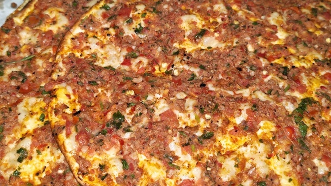 Tek başınıza 5 tane lahmacun yiyebilir misiniz?