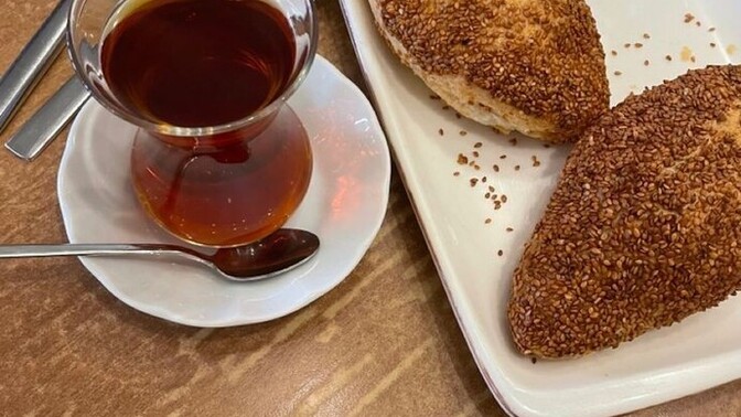 Simit mı poğaça mı çayla gider?