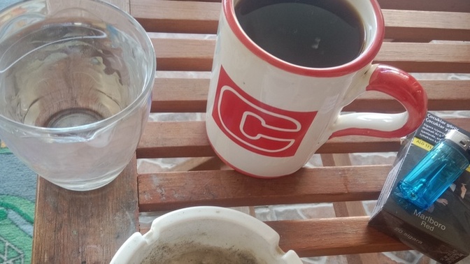 Kahve, su ikilisine ne eşlik ederdi sizde?