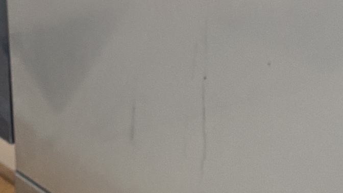 Evde ocağımla, bulaşık makinemin mesafesi çok yakın ve sürekli yağ salça lekesi oluyor, nasıl bir önlem almalıyım?