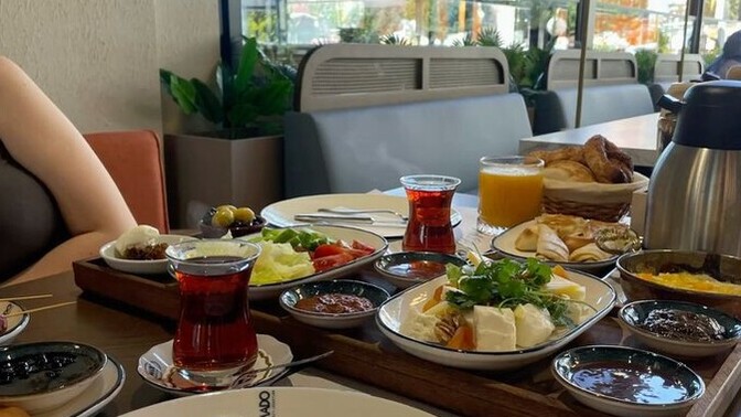 Tek başına kahvaltı mı, kalabalık sofralar mı?