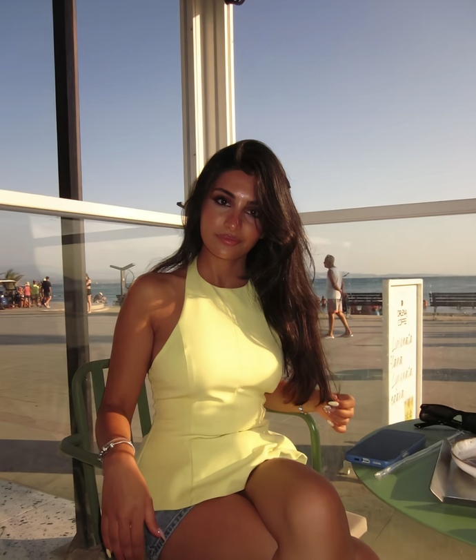 Bir ara Almancılar sallayan bu tc kızı da aynı onlara benzemiyor mu?