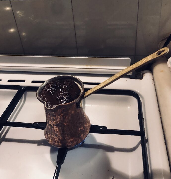 Kahve bakır cezvede ve kısık ateşte mi yapılır?
