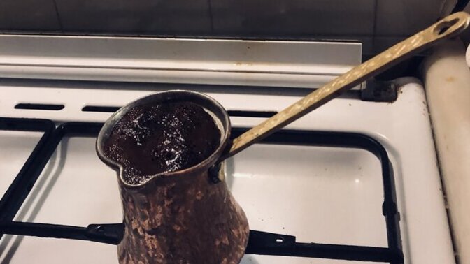 Kahve bakır cezvede ve kısık ateşte mi yapılır?