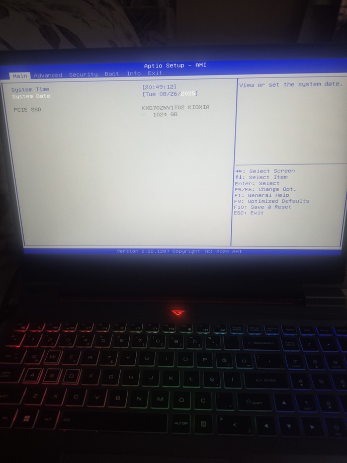 Yeni laptop aldım yardımcı olur musunuz?