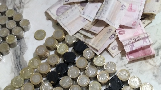 Nerde yedin paralari söyle , nerde yedin dolarları söyle söyleee 😂💸?