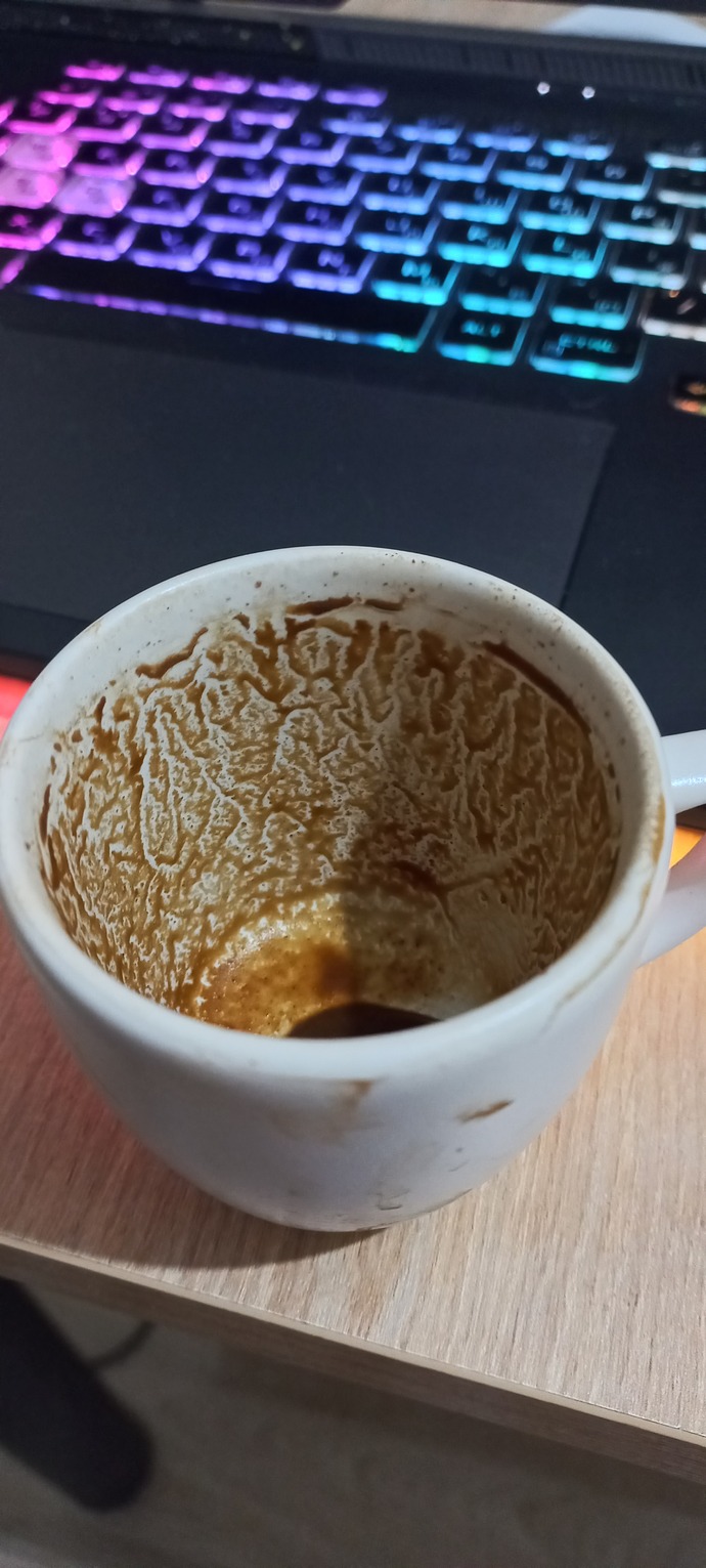 Fal bakabilen varsa yorumlar mı? kahvemde ne çıkmış?