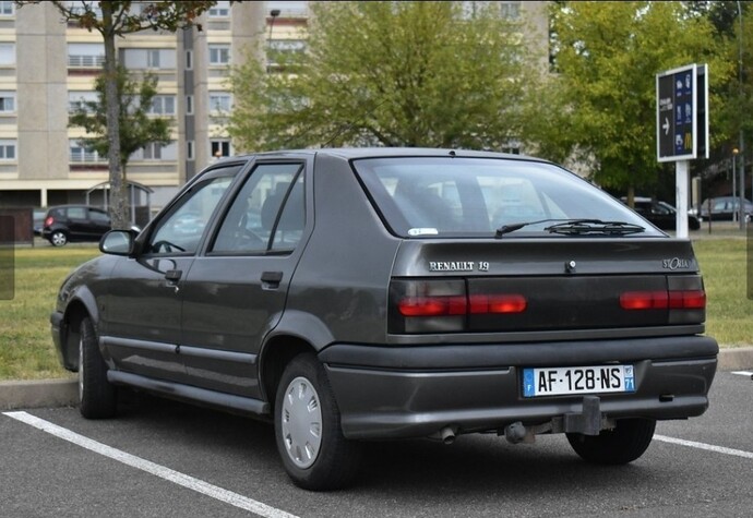 Renault 19 Europa lar nasıl arabaydı sizce?