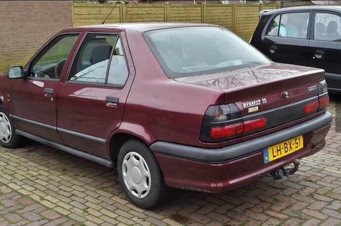 Renault 19 Europa lar nasıl arabaydı sizce?
