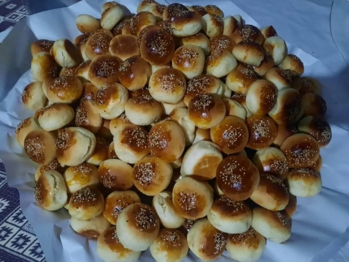 Sabah erkenden kalktım 5-6 kişi için poğaça yaptım 🤭nasıl görünüyor? her parmağımda ayrı marifet maşallah alırım 🤭?