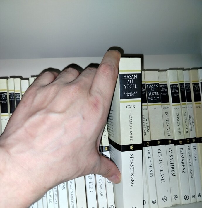 Okumadıysan ayıp etmişsin, pü! dediğiniz kitaplar var mı?