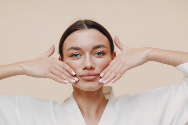 Kızlaaaar! Dudaklarımı doğal yollarla nasıl renklendirebilirim 👄?