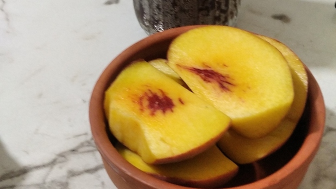 Sizin öpüşerek çıkarttığınız sesi ben şeftali 🍑 yiyerek çıkartıyorum, hayat çok acımasız değil mi?