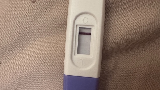 Reglimden dört gün önce yaptım erken gebelik testi burada ne görüyorsunuz?