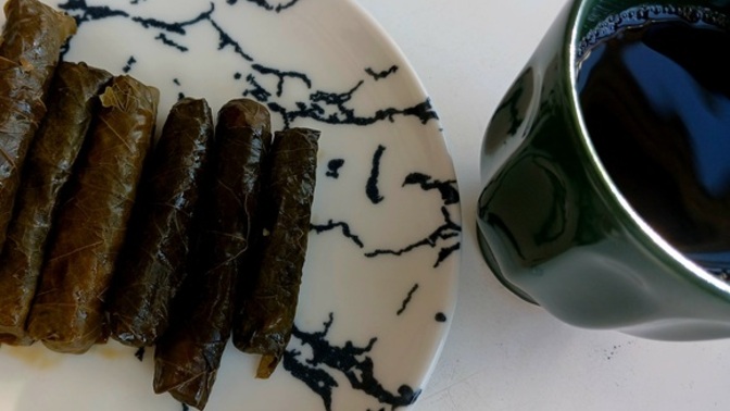 Size kahvaltıda sarma+çay ikram etsem beni kınar mısınız?