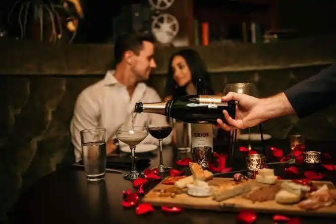 Erkekler gerçekten romantik olamaz mı, yoksa sadece farklı şekilde mi gösteriyorlar?