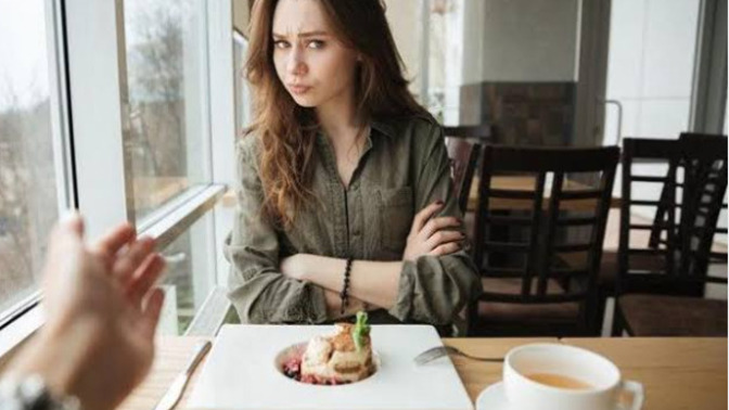 Restorantta "Hesabı kim ödemeli?" der misiniz?