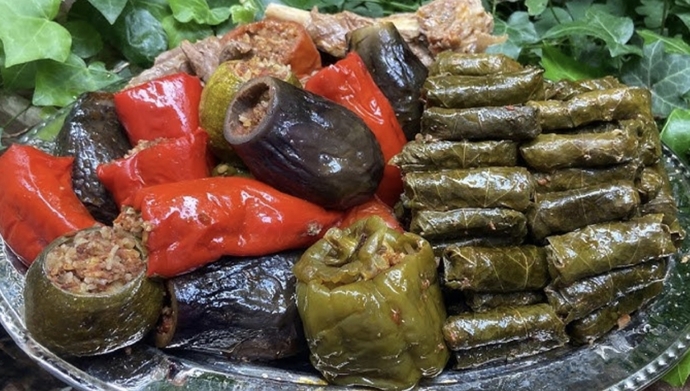 Sarmayı ve dolmayı sıcak mı yersiniz yoksa soğuk mu?