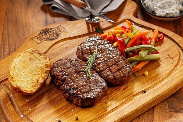 Eti az pişmiş mi çok pişmiş mi seversin?