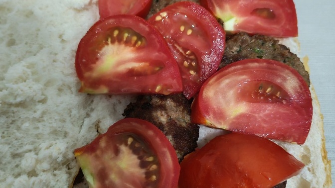 Köfte ekmek sever misiniz?
