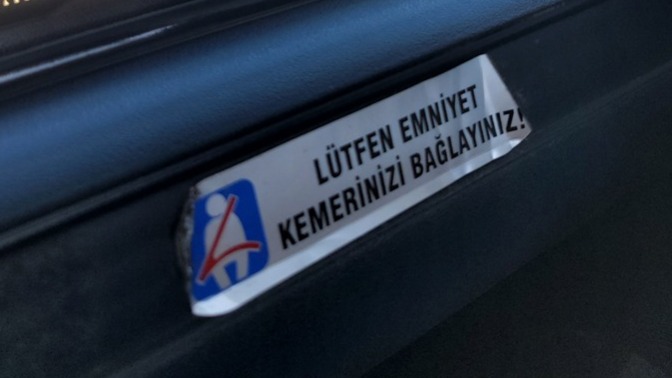 Otobus yolculuğu yaparken emniyet kemerinizi bagliyor musunuz?