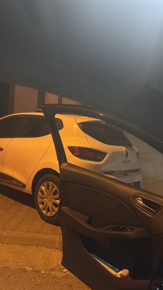 Arkadaşlar arabaya böyle vurulmuş. Bunun vurulunca hissedilmeme imkanı var mı ya da park halindeyken mi vurdular bilemedim?