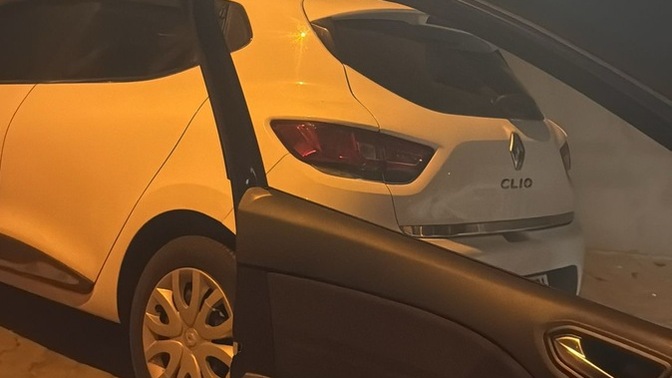Arkadaşlar arabaya böyle vurulmuş. Bunun vurulunca hissedilmeme imkanı var mı ya da park halindeyken mi vurdular bilemedim?