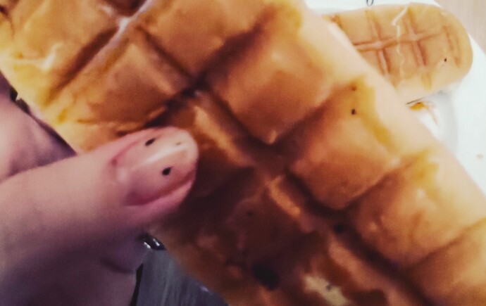 Tost peynirli, sen de benli güzelsin demek istediğin biri var mı?